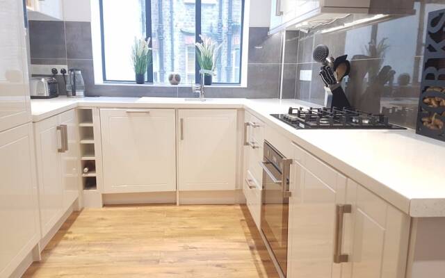 Kilburn Mansion Block Flat