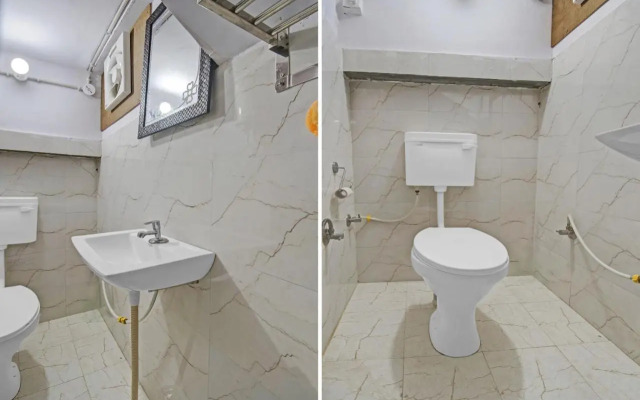 OYO Flagship 70280 Hotel Raj Baag