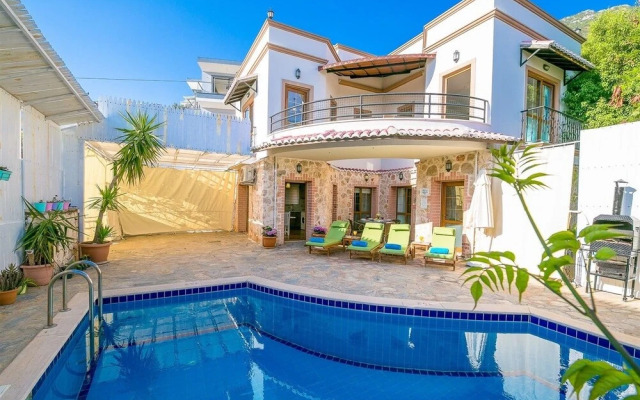 Villa Karsak by Akdenizvillam