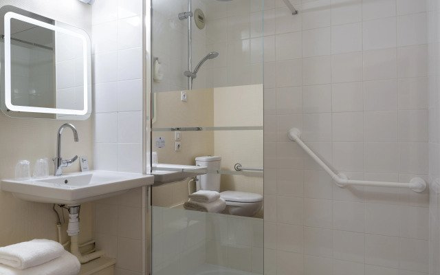 Comfort Hotel Aeroport Lyon St Exupery