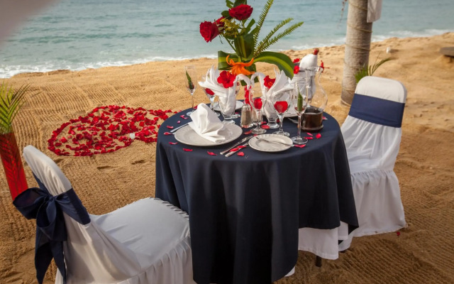 Park Royal Beach Huatulco – All Inclusive