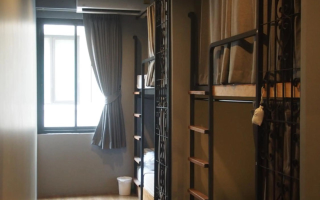 Silom SPACE Hostel