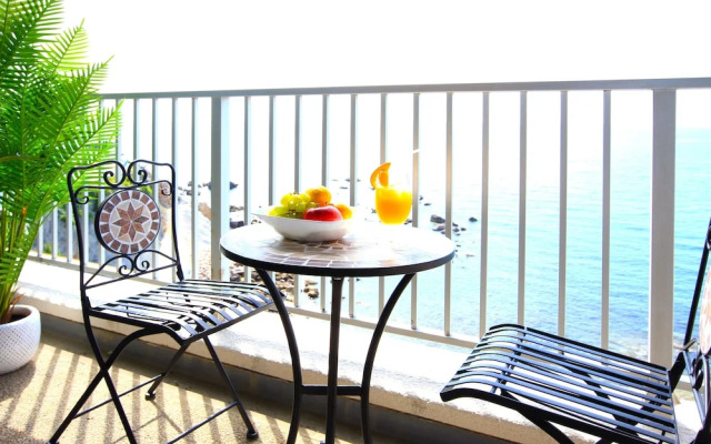 Ocean Front BEACH 312 hot spring