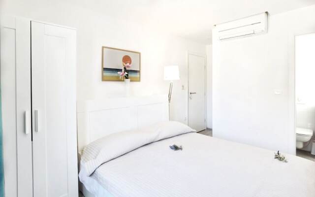 Boutique Rooms - With Pool - 2 - R102