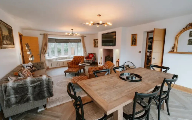Luxury Langtoft Stud - Sleeps 10