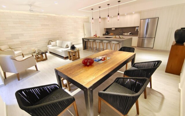 1st Luxury Warehouse