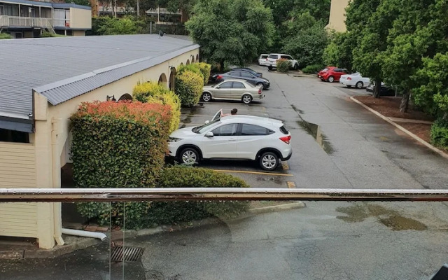 Griffith Studio Canberra - free parking