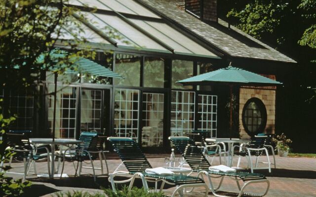 Chateau Merrimack Resort & Spa