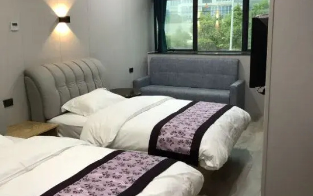 Shangri-La Hotel