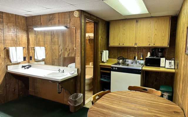 Maple Leaf Inn - Lake Placid