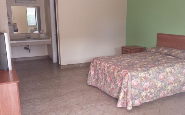 Budget Inn By OYO Edinburg Hwy 281