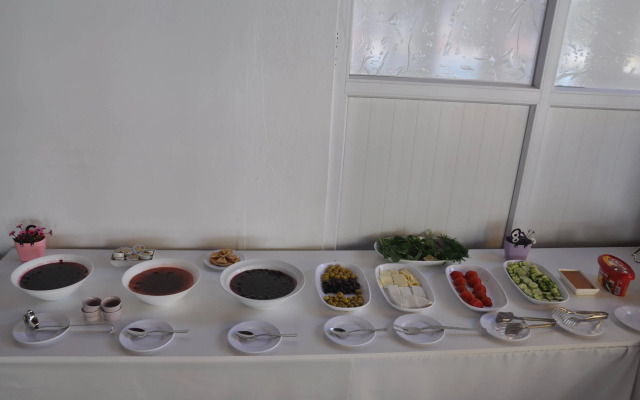 Mese Hotel & Apartments