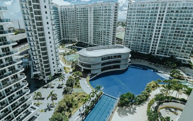 Azure Urban Resort by Adam's Crib