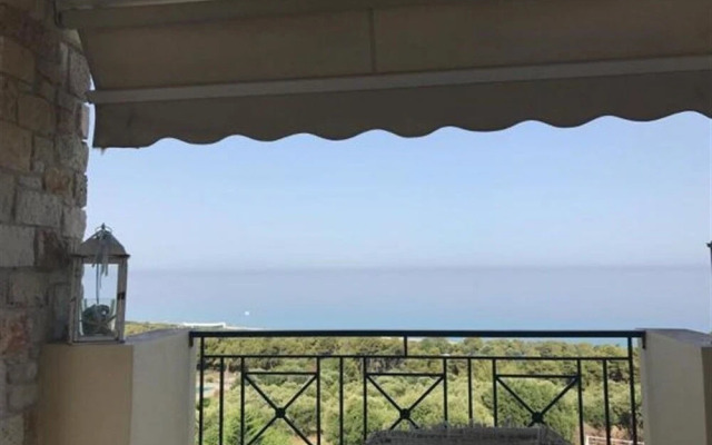 Luxury house near sea with public pool