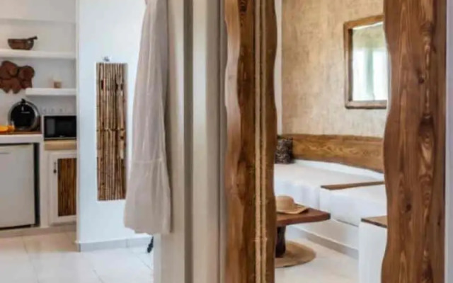 Niki Savvas Studio & Suites