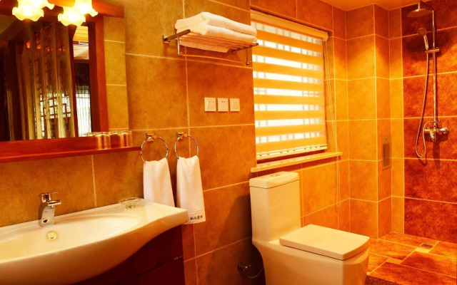 Lijiang Overseas Club