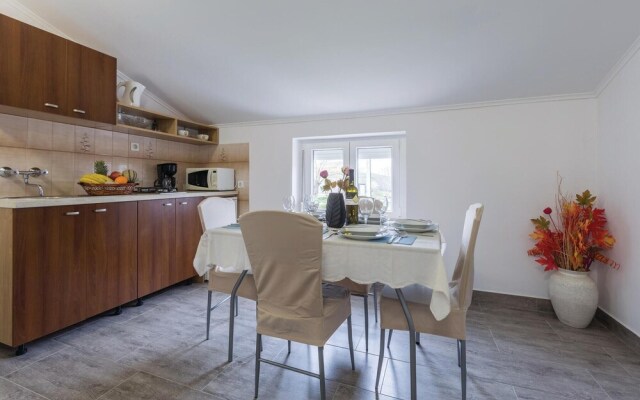 Stunning Apartment in Porec With 2 Bedrooms, Wifi and Outdoor Swimming Pool