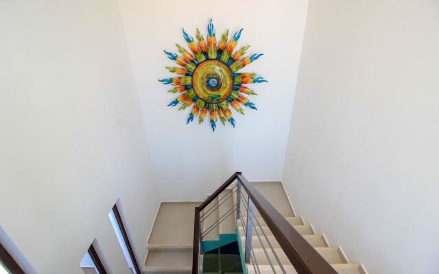 Family Home with Ocean View by Olahola
