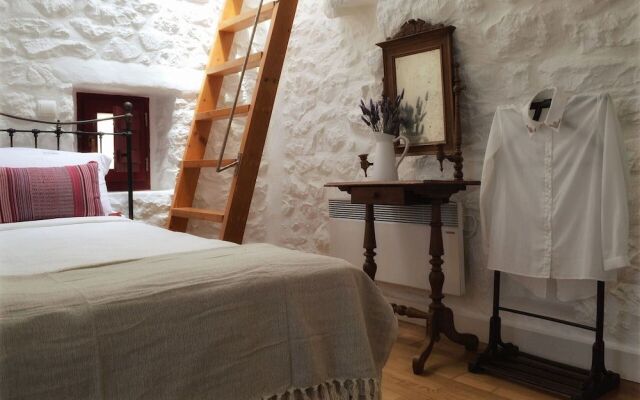 Lithos Stone Suites