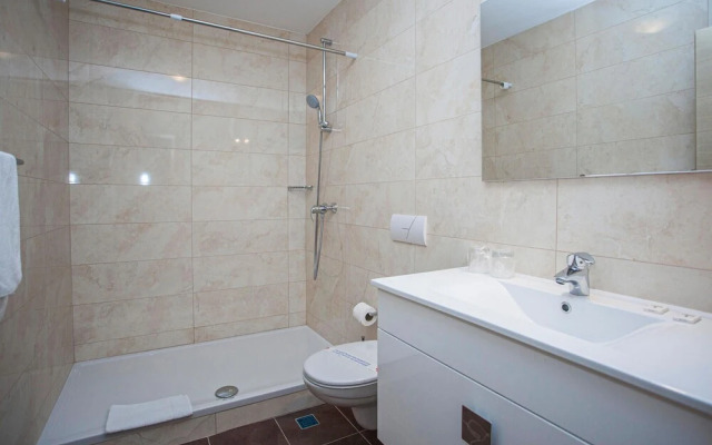 Nice Apartment in Drvenik With 1 Bedrooms and Wifi