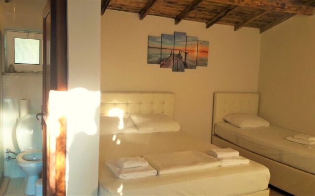 Assos Nazan Motel Restoran Beach