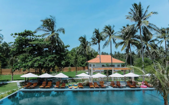 Charm Hon Rom Villas Resort