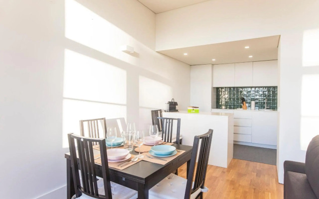 Modern 2BR Duplex Downtown by Art District by LovelyStay