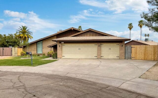 Glendale Charm by Casago
