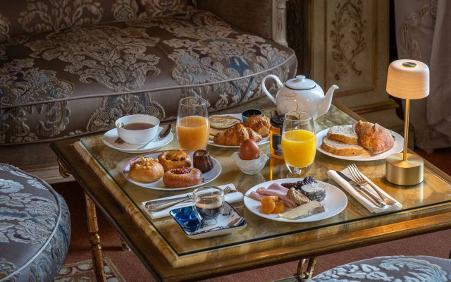 Chateau de Rochecotte