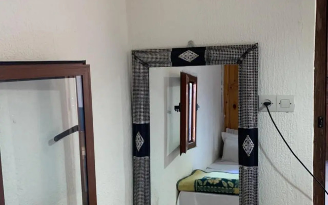 Hostel BE 20