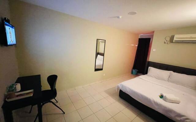 OYO 90338 Prima Saujana Budget Hotel