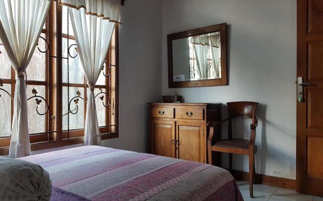 OYO 90017 Villa Mawar Asri Syariah