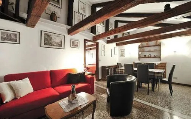 Sleep in Italy - San Polo Apartments