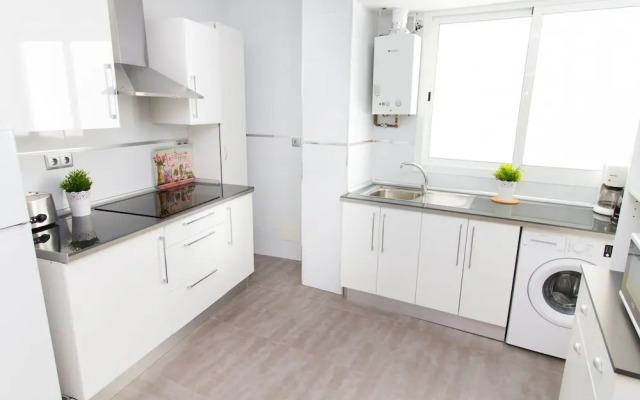 Delightful two bedroom Into Cathedral Square