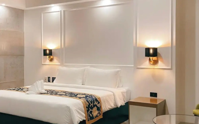 Hevea Hotel & Resort