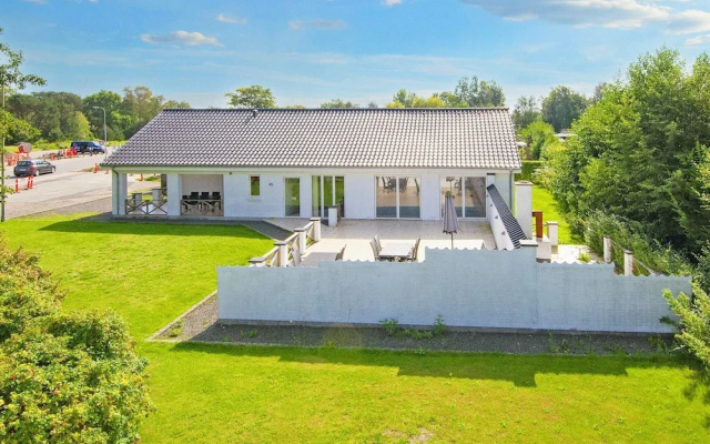 10 Person Holiday Home in Grenaa-by Traum