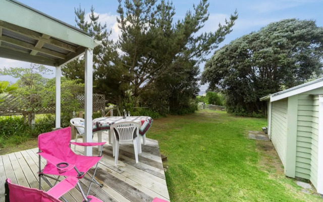 The Beach House - Kapiti Coast Holiday Home