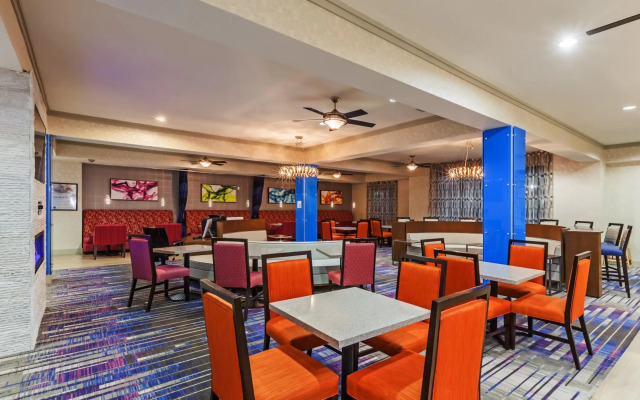 Holiday Inn Express & Suites Houston East, by IHG