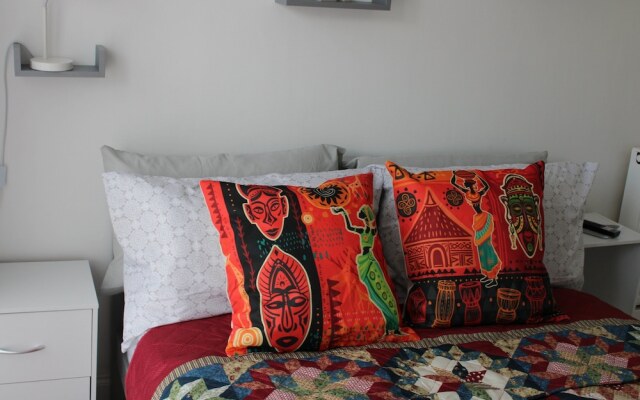 Charming and Stylish 2-bed Apart - London Dagenham