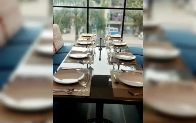 Hotel Red Chillee Restro