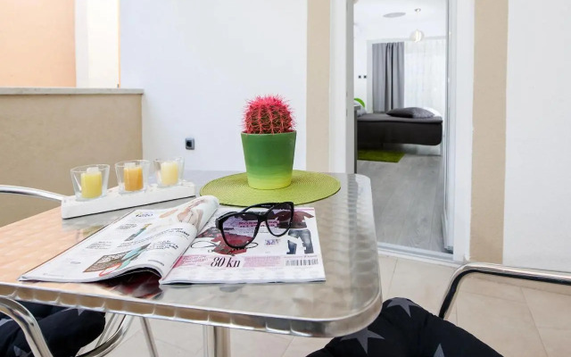 Studio Apartment White