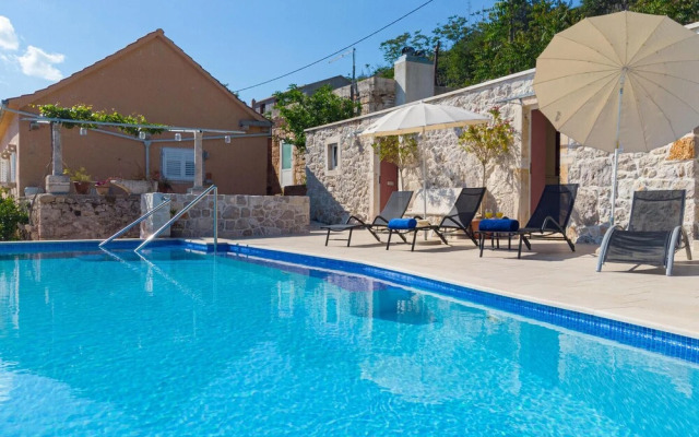 Beautiful Home in Mokalo With Wifi and 2 Bedrooms