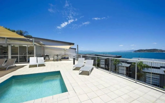 1 Bright Point Apartment 5404