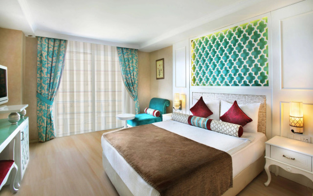 Adenya Hotel & Resort