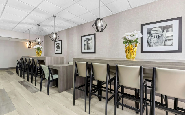 Clarion Pointe Franklin - Nashville Area