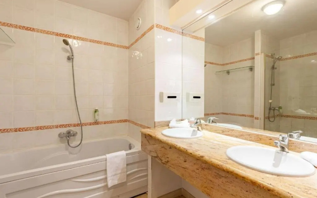 ResidHotel Golf Grand Avignon