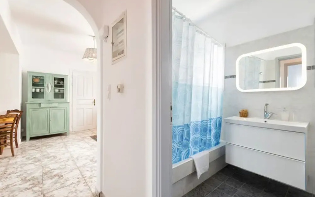 Menta II in Naousa With Free Parking Paros