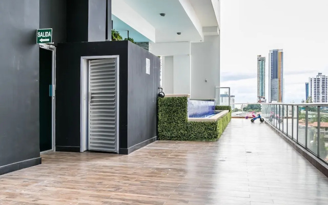 Diaphanous Urban Apartment