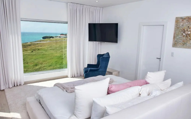 Lilypad Luxurious Cliffside Villa With Stunning Sea Views