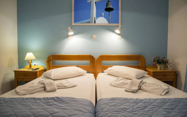 Yannis Yard Studios and Apartments